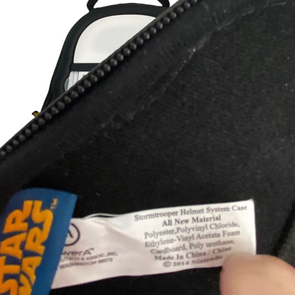 Nintendo~ Star Wars~ Stormtrooper Helmet 3DS System Case - Picture 9 of 10